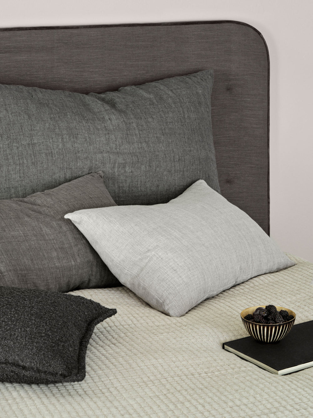 Luxury Light Linen Mini Gable pude inkl. inderpude - MOCCA • Cozy living
