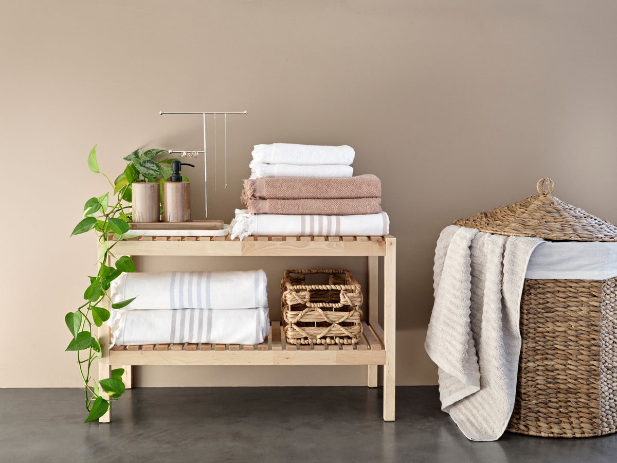 Badehåndklæde - hvid/grå • Bahne - Copenhagenhomedesign