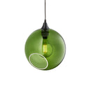Rund lampe i grønt glas og med et afskåret stykke med kig til pæren. Fatningen og rosetten er sort og ledningen er af sort stof.