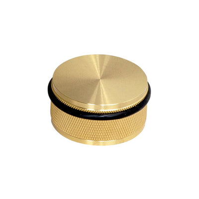 Cross dørstopper i messing med diamond cut mønster  • Buster + Punch
