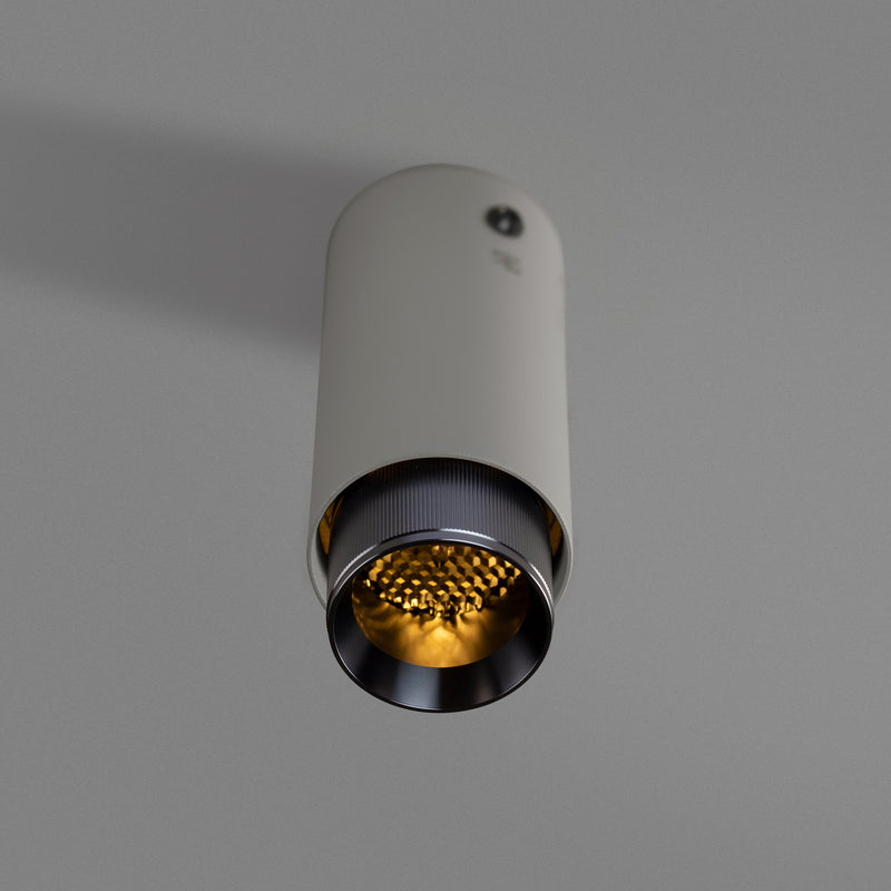 Exhaust Surface Linear spot i stone med detaljer i gun metal  • Buster + Punch