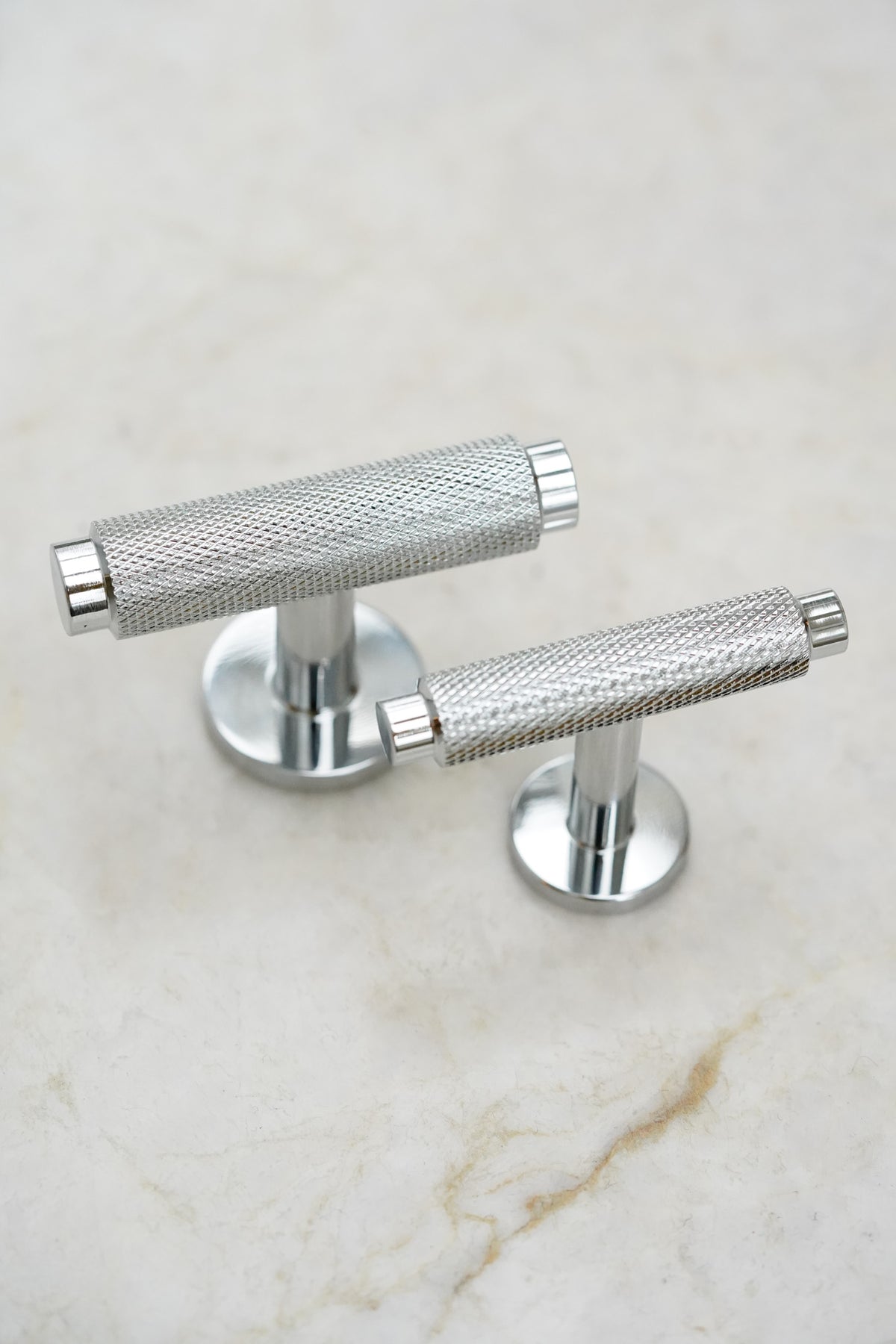 Møbelknop T-bar med diamond cut i blank krom - Nørrebro • Chr. Jørgensen - Copenhagenhomedesign