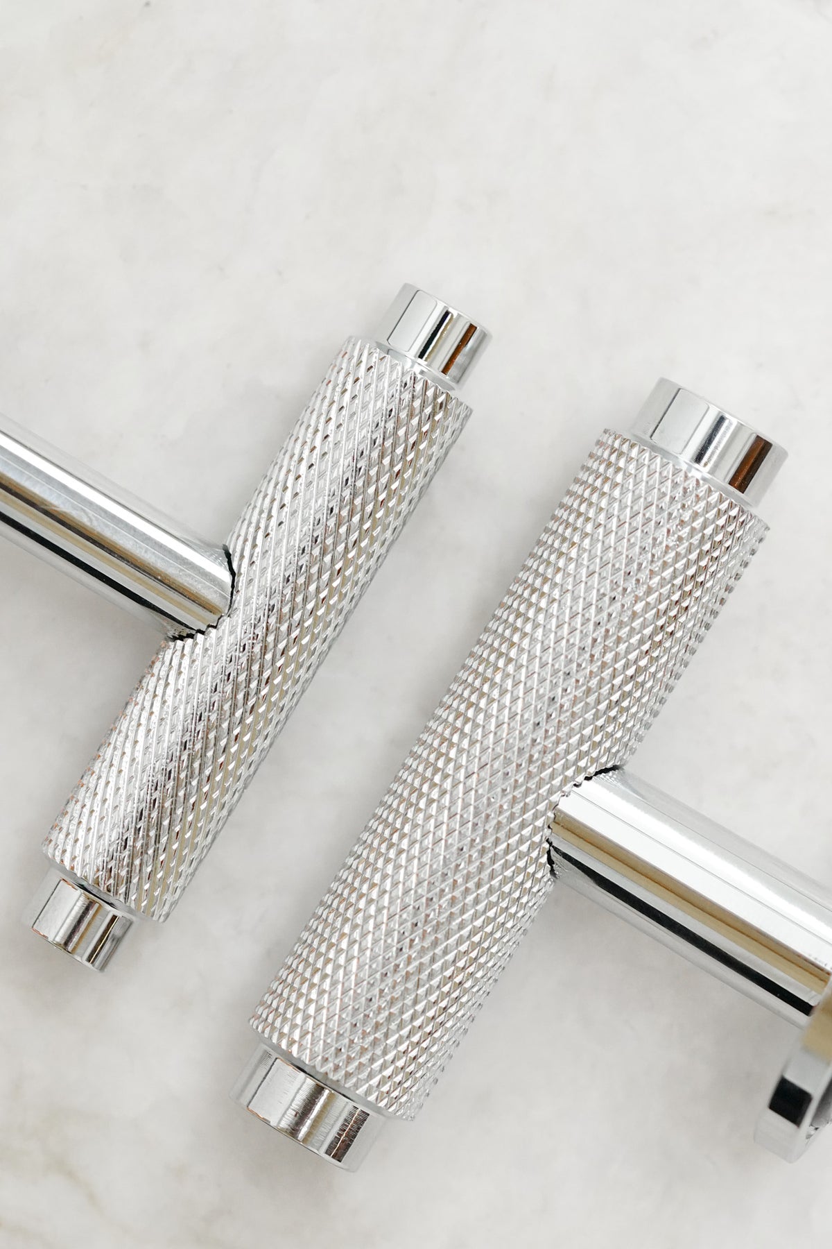 Møbelknop T-bar med diamond cut i blank krom - Nørrebro • Chr. Jørgensen - Copenhagenhomedesign