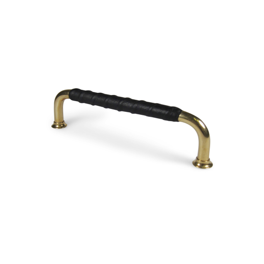 Charlottenlund • Bøjlegreb i massiv blank messing med sort læder