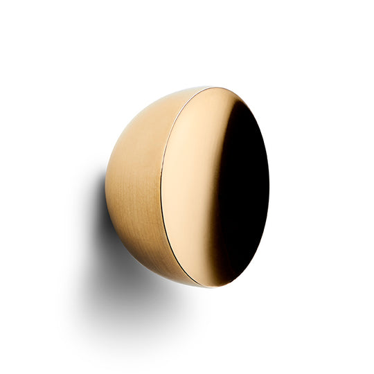 Get a Grip #1 Brass møbelknop, børstet messing • Design by Us