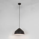 Sort loft pendel med et enkelt og cool design.