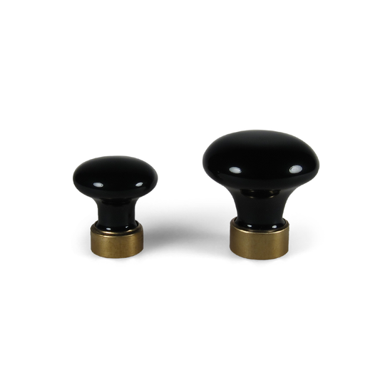 Hornbæk • Klassisk porcelænsknop med messing fod