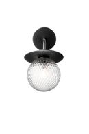 Væglampe med rund skærm af klart optikglas og sort stel, på hvid baggrund