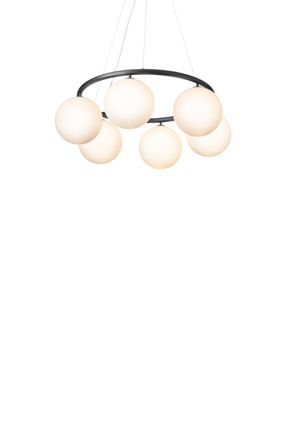 Lysekrone bestående af seks runde skærme i opalglas samt mørkegrå krone, på hvid baggrund