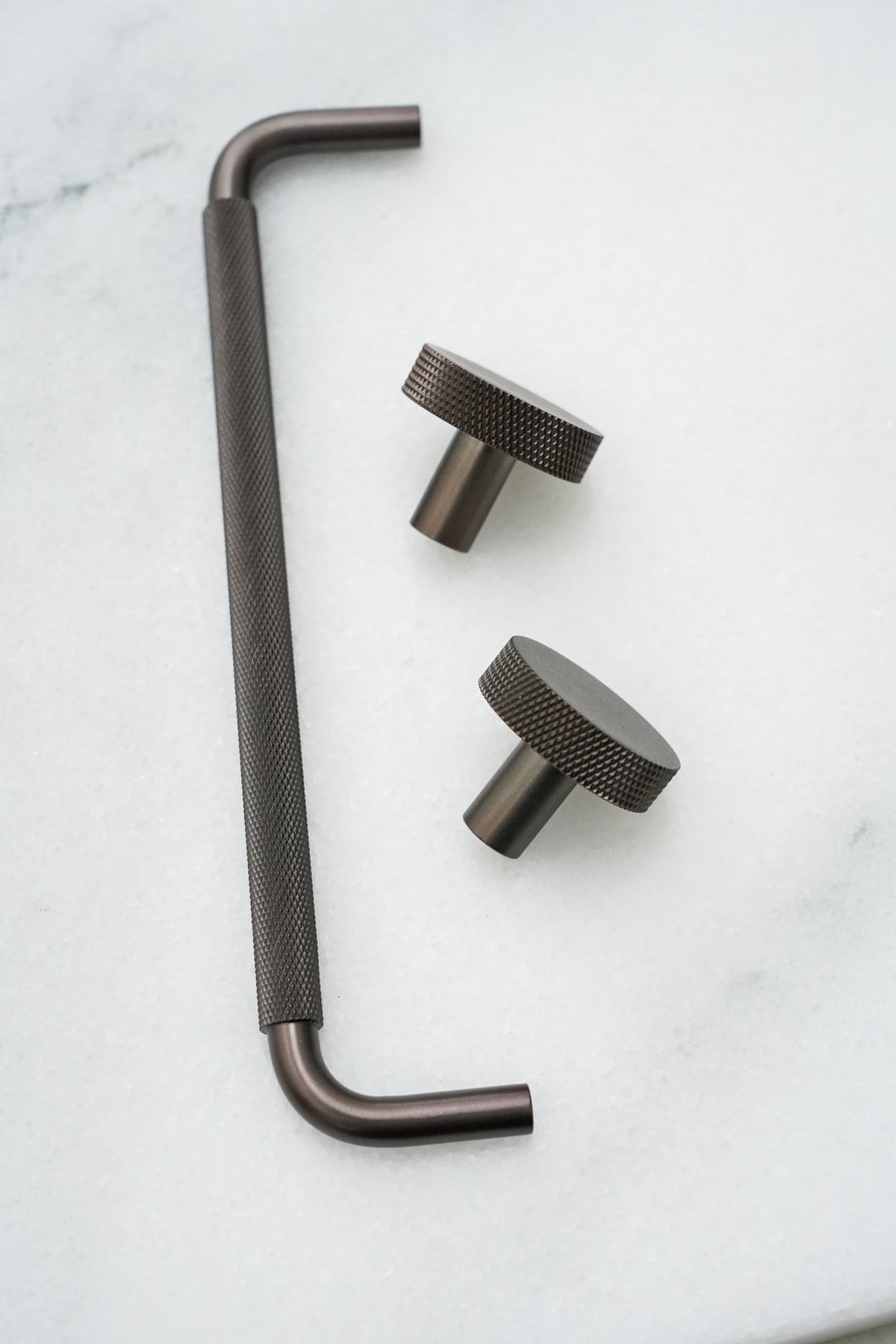 Køkkengreb med diamond cut i bronze / bruneret messing - Østerbro • Chr. Jørgensen - Copenhagenhomedesign