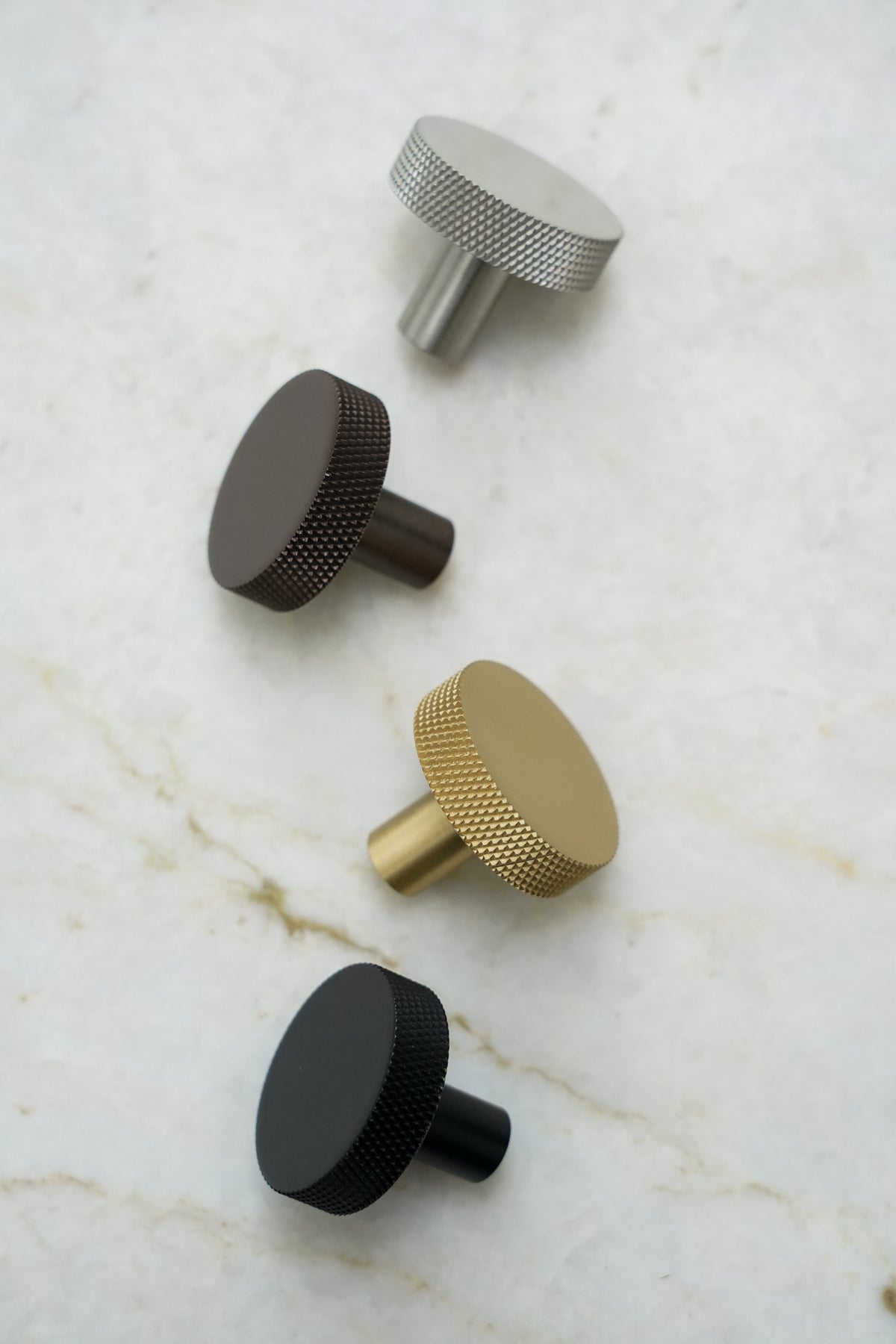 Møbelknop med diamond cut i rustfrit stål look - Østerbro • Chr. Jørgensen - Copenhagenhomedesign