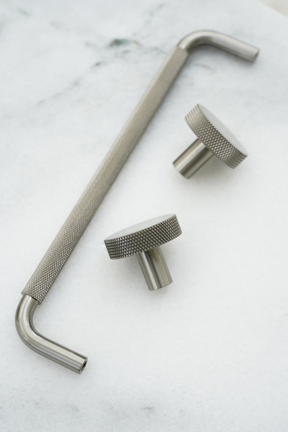 Møbelknop med diamond cut i rustfrit stål look - Østerbro • Chr. Jørgensen - Copenhagenhomedesign
