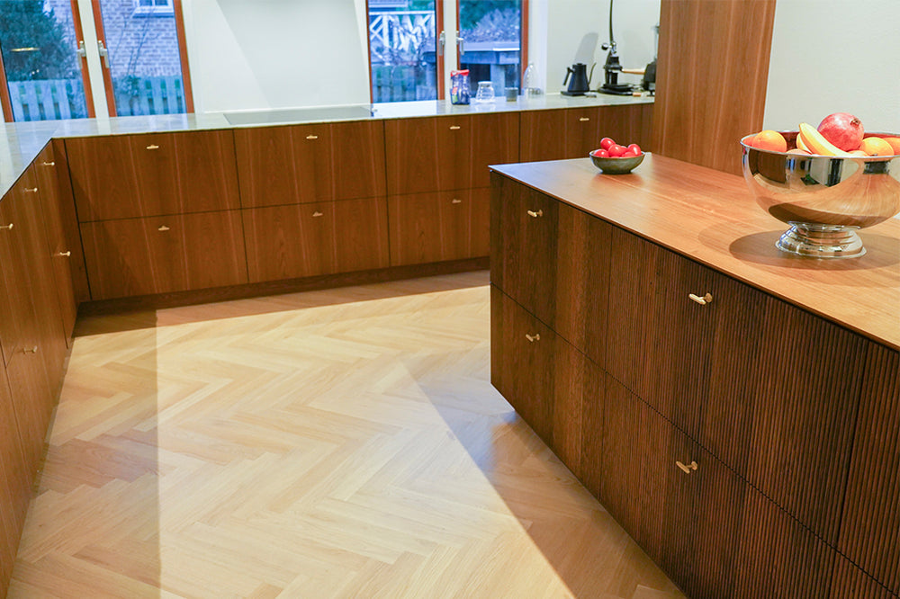 Nørrebro • Møbelknop med diamond cut i børstet massiv messing med lak